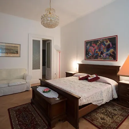 Bed & Breakfast Antico Borgo Teresiano 4*