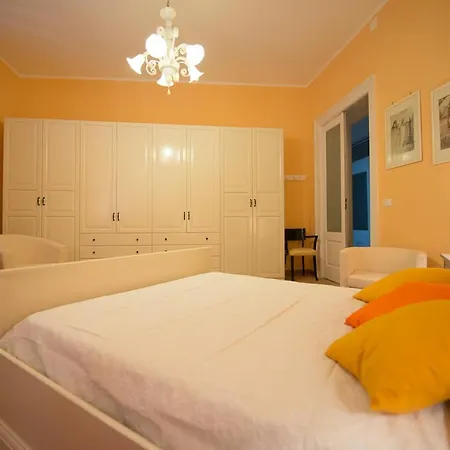 Couette-café Antico Borgo Teresiano 4*